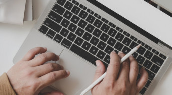 Cook's Cookbook: Jak wyróżnić się w pisemnej komunikacji?